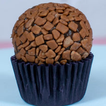 Load image into Gallery viewer, Medium Custom Brigadeiros - 12unit
